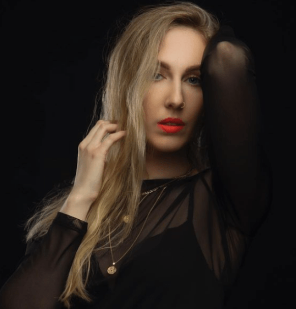 Madeleine Rauch’s Musical Revelation: ‘Something Real’ in Focus