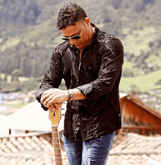 Caribbean vibe – “Empezar De Nuevo” fresh salsa fusion by Mike Alfonso