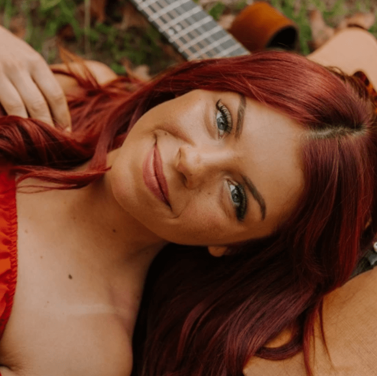 Following the Footsteps of Feelings: Paris Ray and the Hypnotic Single ‘FAQs’