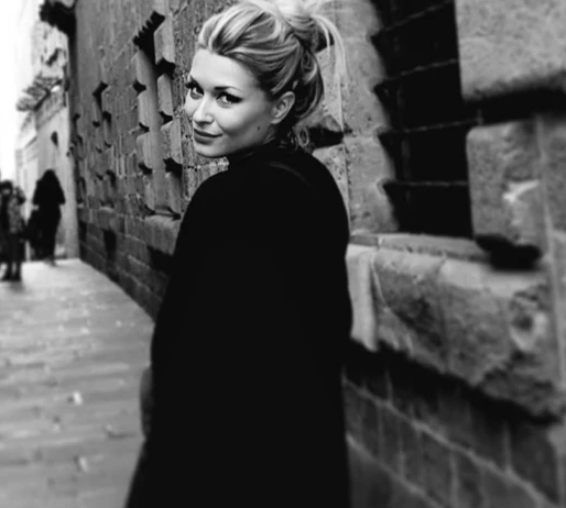 VeLa[…]’s Captivating Performance: ‘La vie est une plaisanterie’ – Elevate Your Senses in the Glamour of&nbsp;Paris!