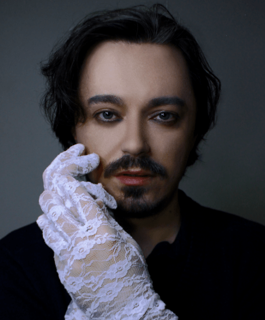 Lost in the Melodic Whispers of the Night Filip Karol – White&nbsp;Swan