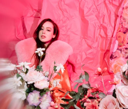 Unveiling the Heart: Lily Kershaw’s Striking Return with ‘Depreshmode’