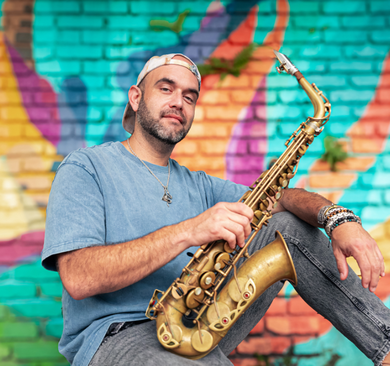 Chris Del Camino: Multicultural Music and Summer Vibes in His New Track “On&nbsp;Repeat”