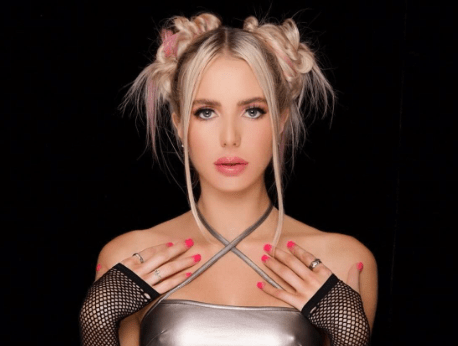 Ceara Cavalieri Strikes a Confident Chord in Her New Single “Delusional”