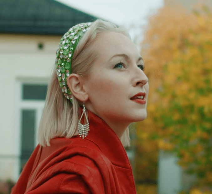 “Ambisiøs” by Maylen Rusti: A Playful Blend of Acoustic and Electronic&nbsp;Sounds