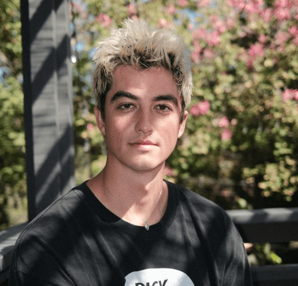 A Week Before the Wedding: Elijah Woods Releases “Skin &&nbsp;Bones”