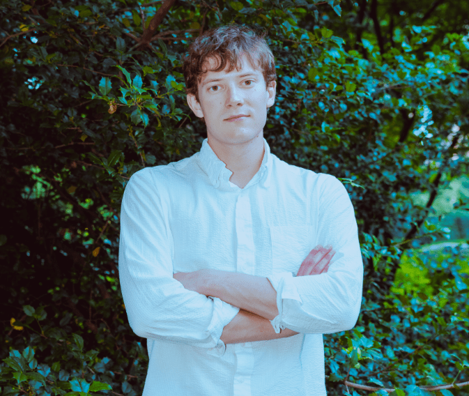 Shopping Cart: Carter Brady’s ’90s Spirit Revival in a Modern Mixtape