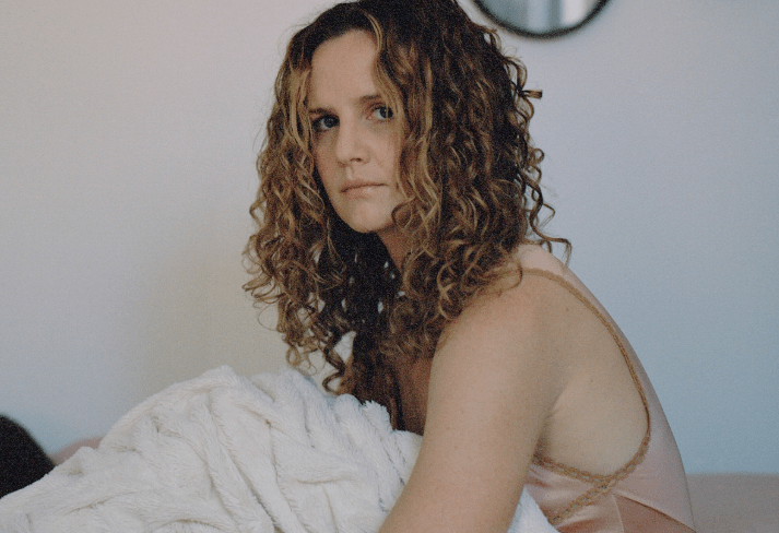 Music Without Rules: Elly Kace’s New EP About the Struggle with Perfection and the Search for Truth