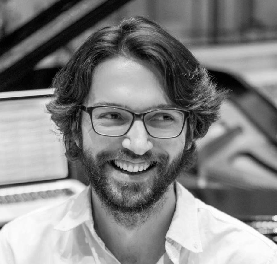 A Christmas Treat: Thomas Hewitt Jones’ Joyful Spin on “Funny Song