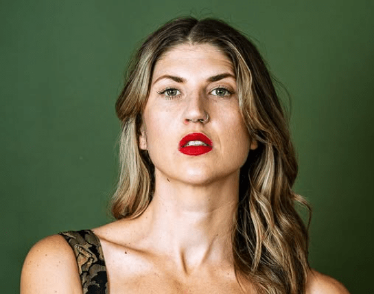 Kate Dinsmore Delivers an Emotional Crescendo in “Reckless