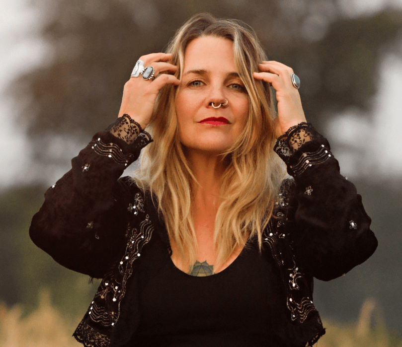 Mary Bue’s New Single “Trying to Fight the Wind” Cuts Through the Noise Like a Winter&nbsp;Gal