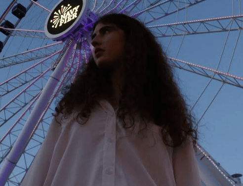 “Navy Pier” by Olivia Helen: A Lush, Heartfelt Reflection of Youth, Love, and&nbsp;Loss
