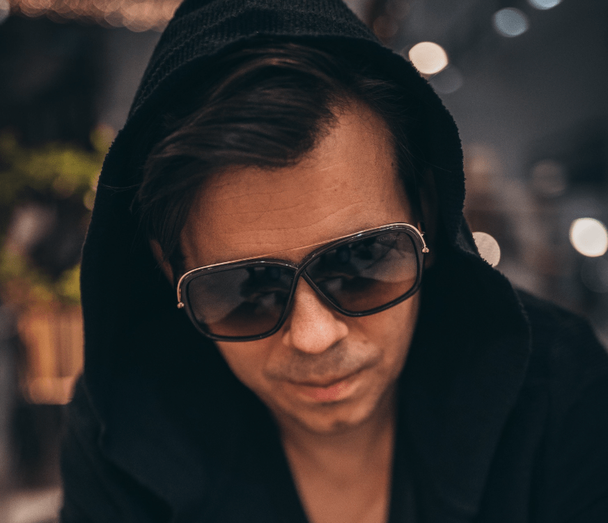 Master of Melodies: Andreas Stone’s Artistry in the New Single “El Amor Es”