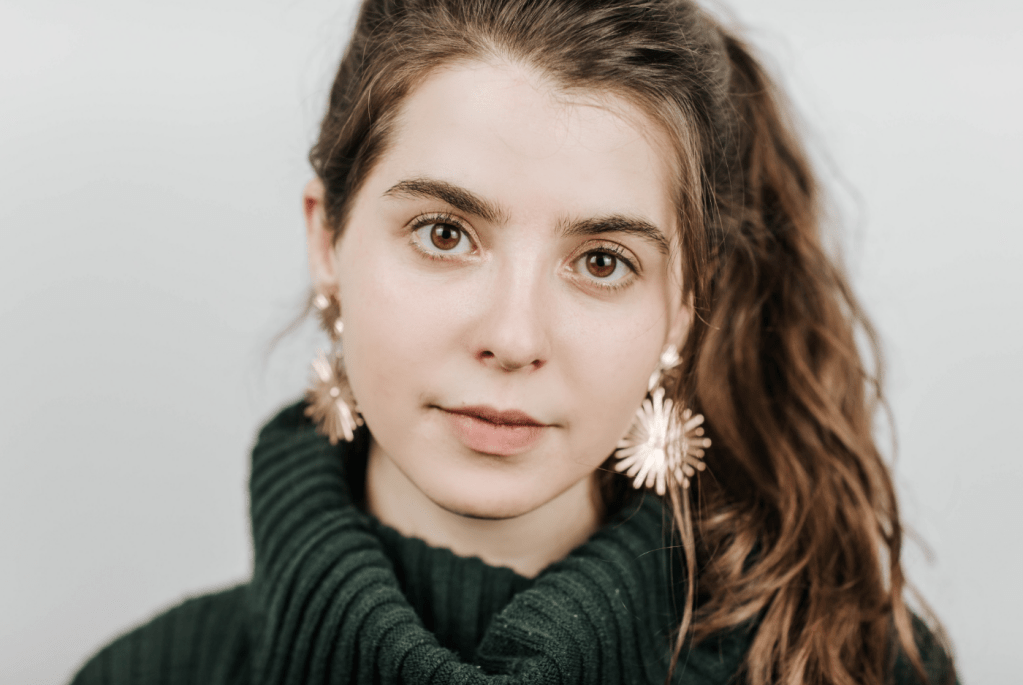 Feel the Vibes of Spring: “Déjame Preguntarte,” the Debut Album by Maria&nbsp;Mortiz