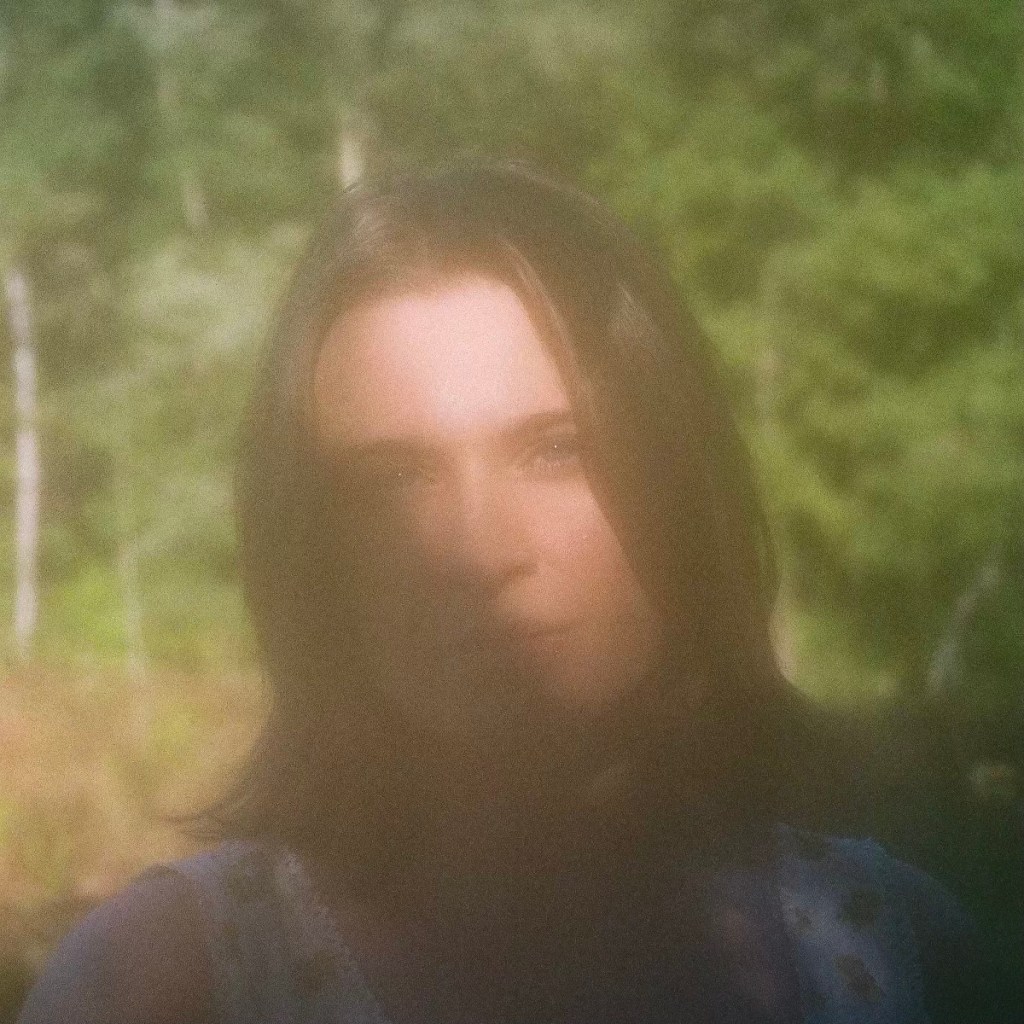 Bends of Time and Space: Molly Ganley’s Album “Eldest Daughter” as a Search for&nbsp;Energy