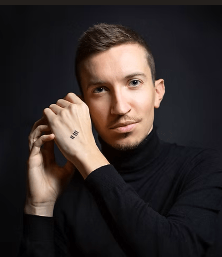 A Flight Over “Skies” with Nikola Pešić: “On stage, I also feel like I can be whoever I want in that moment.”