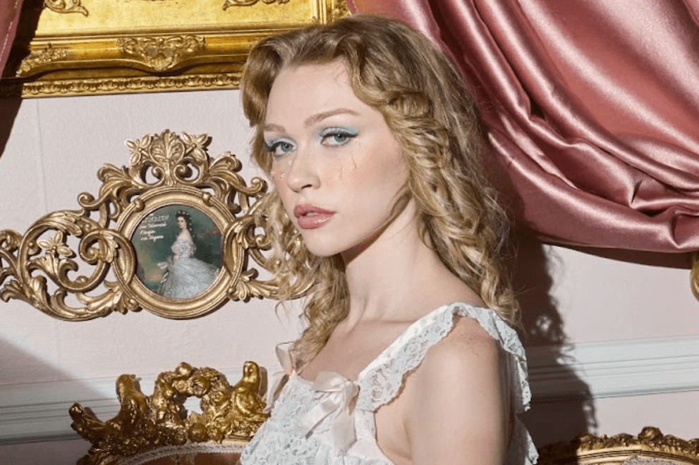 Mollie Elizabeth on Her “Tiny Worlds” in the Song “Doe&nbsp;Eyes”