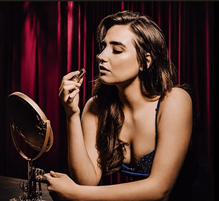 Faith Groves Returns With her new hit “Smoke & Mirrors,” Exposing Every Deceiver