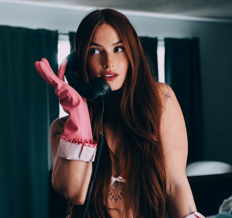 Zoe Twist – “Dumb Stuff”: A Fantasy Just Out of Reach