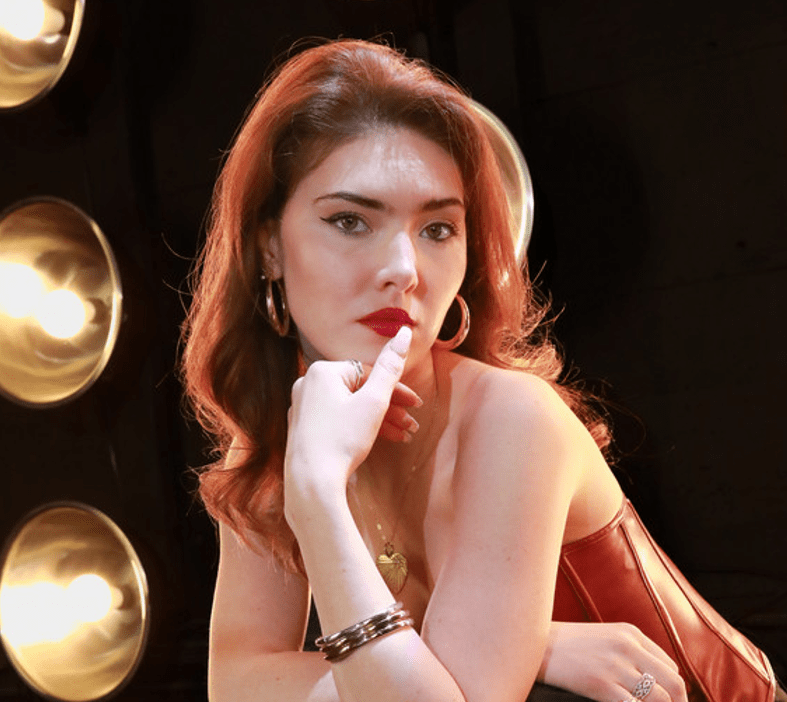 “US”: An Alternative Pop Anthem for the Digital Age by Carolyn Dodd