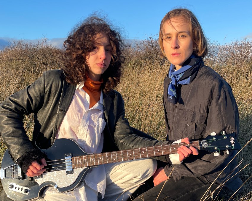 Emotional Charge and Tender Longing in “Wednesday Kinda Weekend”: A New Ballad from Swimming&nbsp;Pool