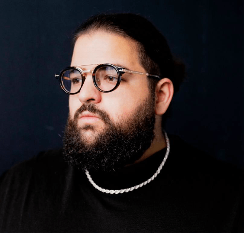 “BISTRO” – a Space of Luxury and Secrets in Sheen’s Music