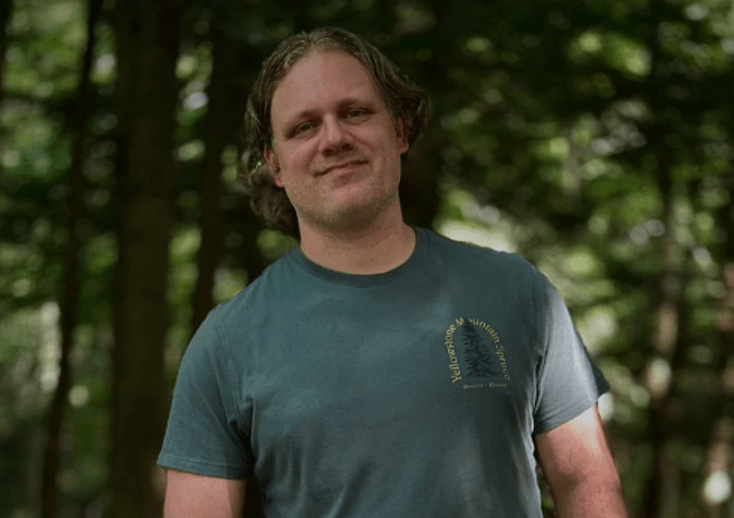 Contrast and Power: Hello London Blends Indie, Pop Punk, and Country in&nbsp;“Crowns”