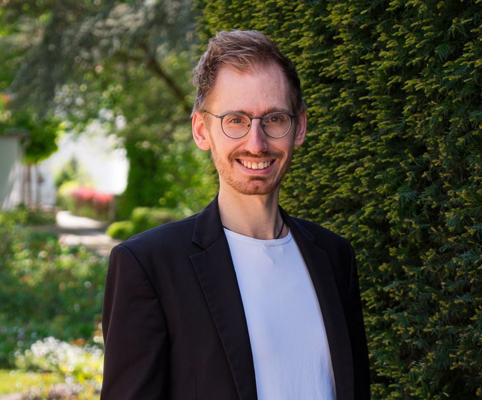 “Inner Compass” by Andreas Wolff: the Quiet Revolution of Solo Piano