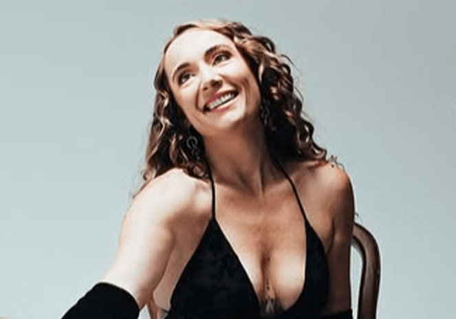 A Quiet Evening with Alternative R&B by K A T R I N A in the Song “Different&nbsp;Life”