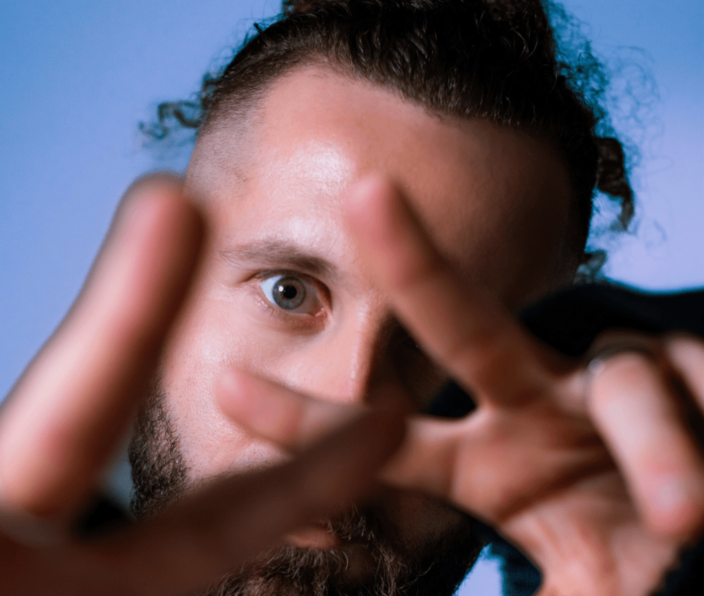 Elderbrook Reimagines a Classic: “Bette Davis Eyes” Gets an Emotional Twist