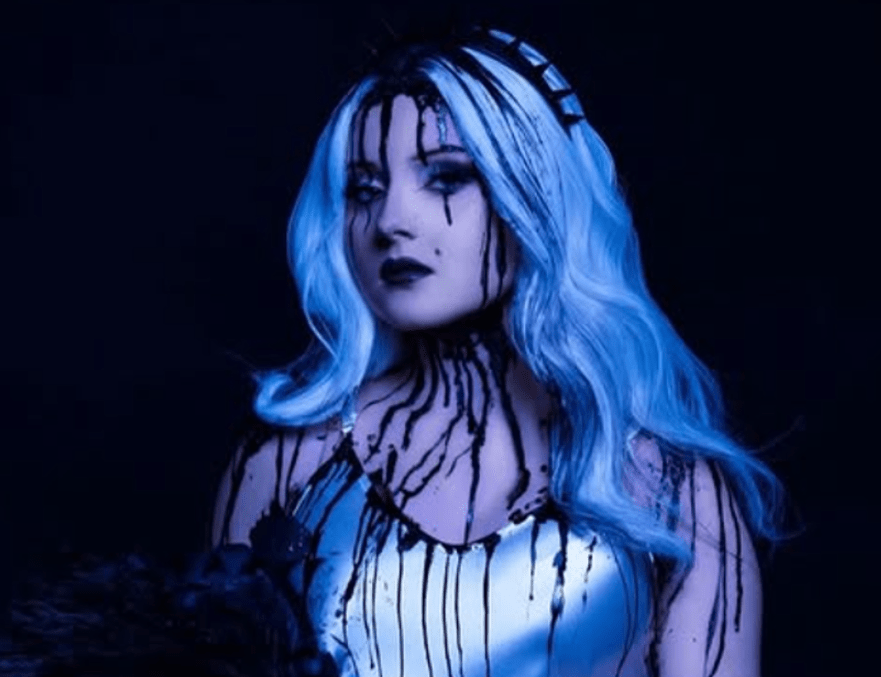 “Diabolical Stranger”: Sara Diana’s Hypnotic Mix of Danger and&nbsp;Desire