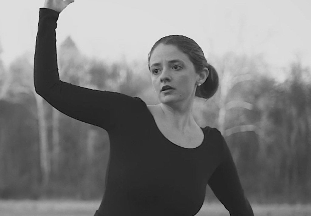 Voice, Memory, Moment: Gentle Indie Folk on Adrienne Leska’s New Single “Never Gets Old”