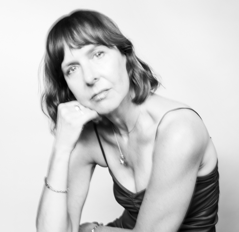 Eleni Mandell and her “Tailspin”: Fourteen Ways to Start Over