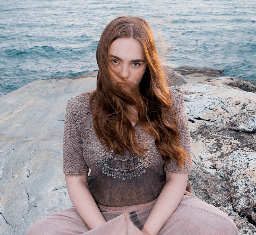 A Song that Calls you Back to Reality: Hanna Andréa – “Get Off Your&nbsp;Phone”