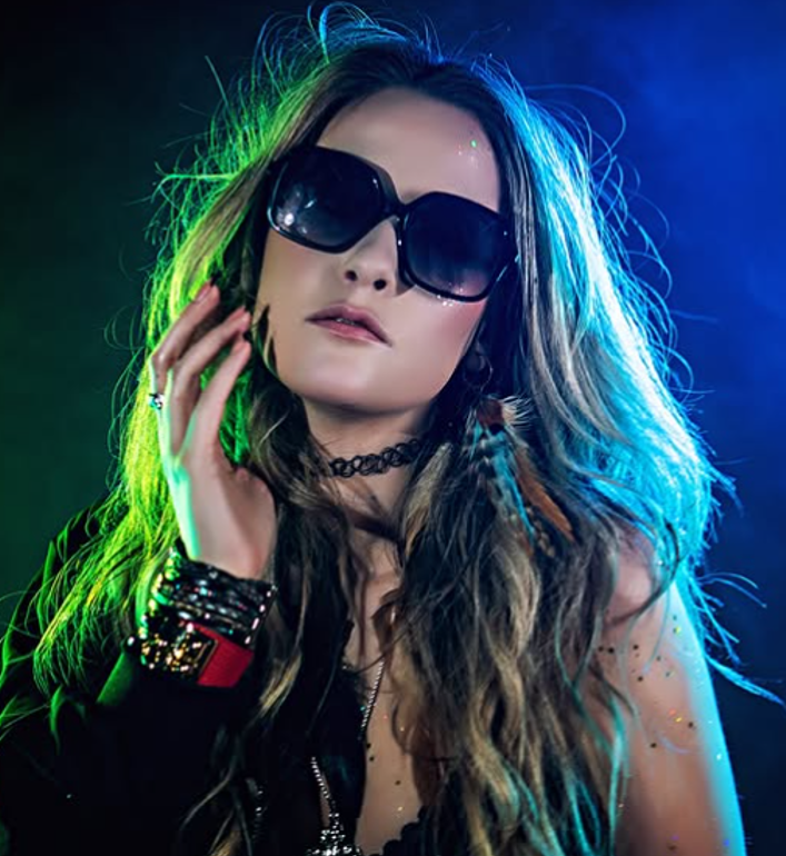 “Feathers”: the Brutally Honest Jessmin&nbsp;Track