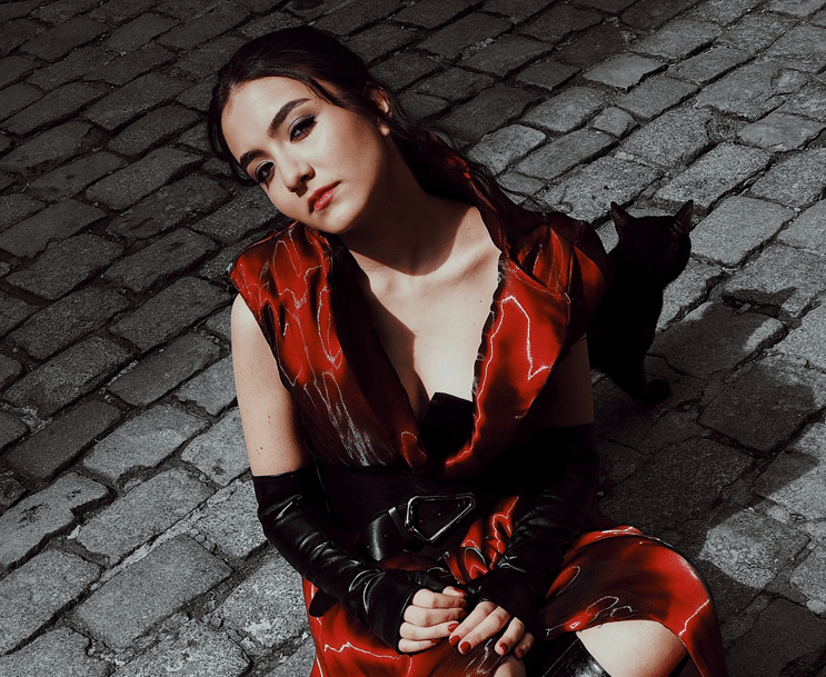 Bahar: the Voice of a Generation Learning to Accept&nbsp;Itself