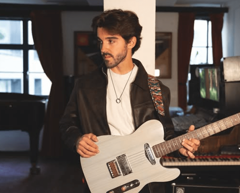 London Nights, the Stage, and Doubts: Chris Hart Unveils “Gone&nbsp;Tonight”