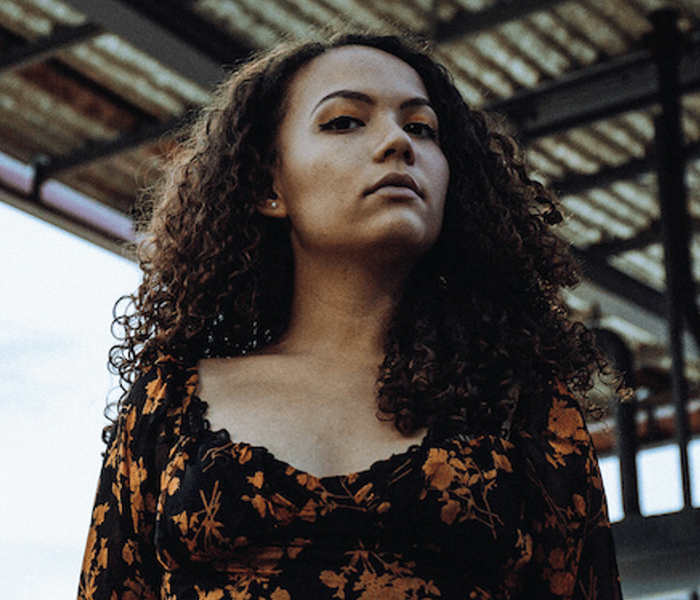 In the Rhythm of Bossa Nova: Caroline Alves Presents “Stay”