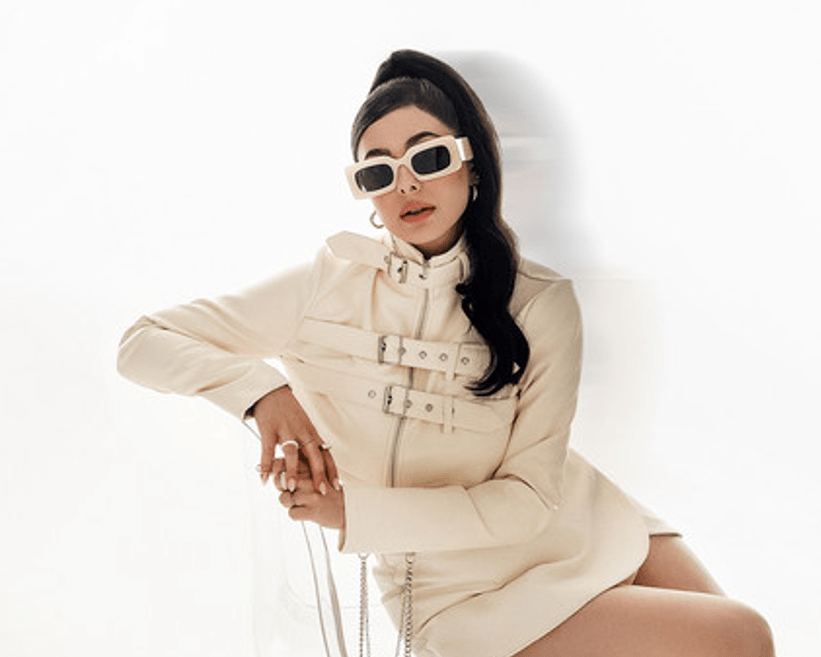 Spicy Vocals, Catchy Rhythms: “Drüber weg” by Ayda Rastgoo