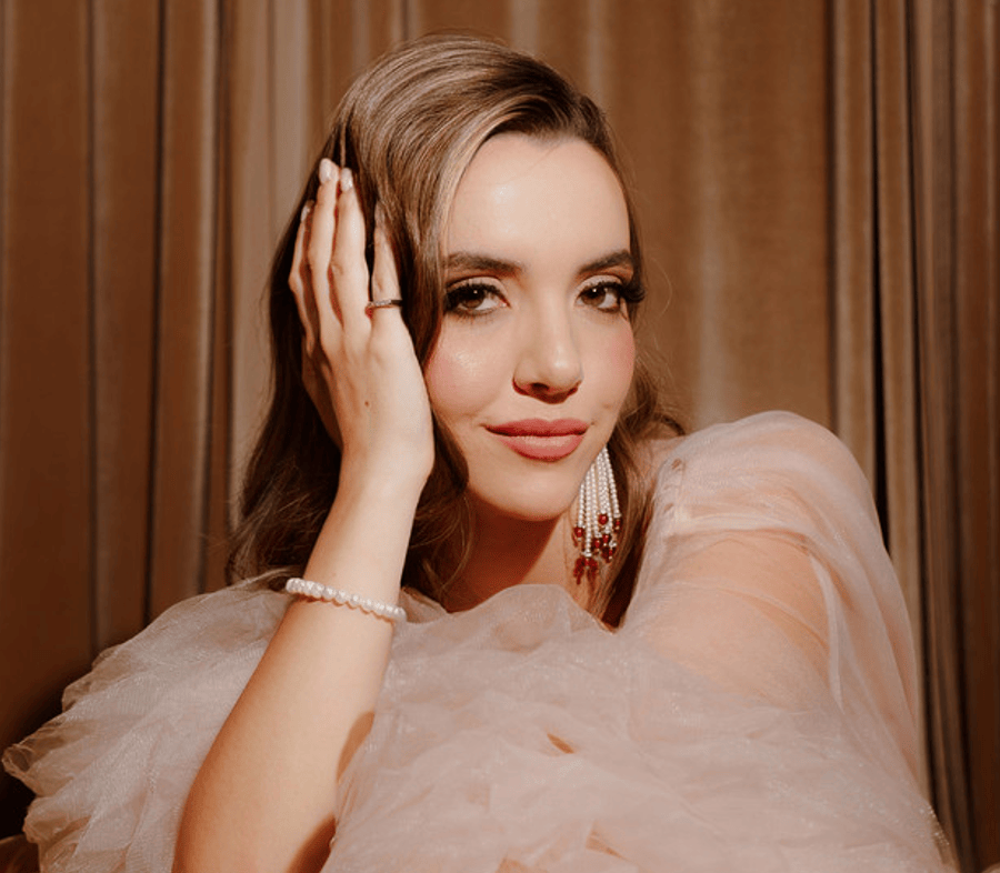 Glamour, Synths, and Hollywood Nostalgia: Veronica Powers’ New Single