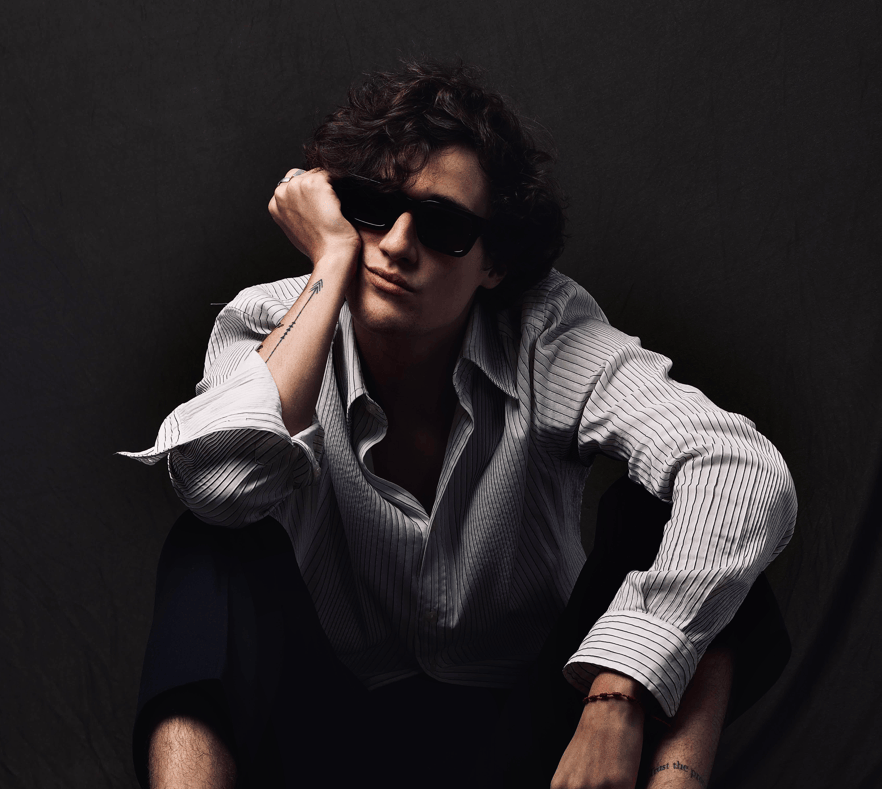 A Glance, a Pause, a Touch: Frannk Whitte’s Sensual&nbsp;“Taste”